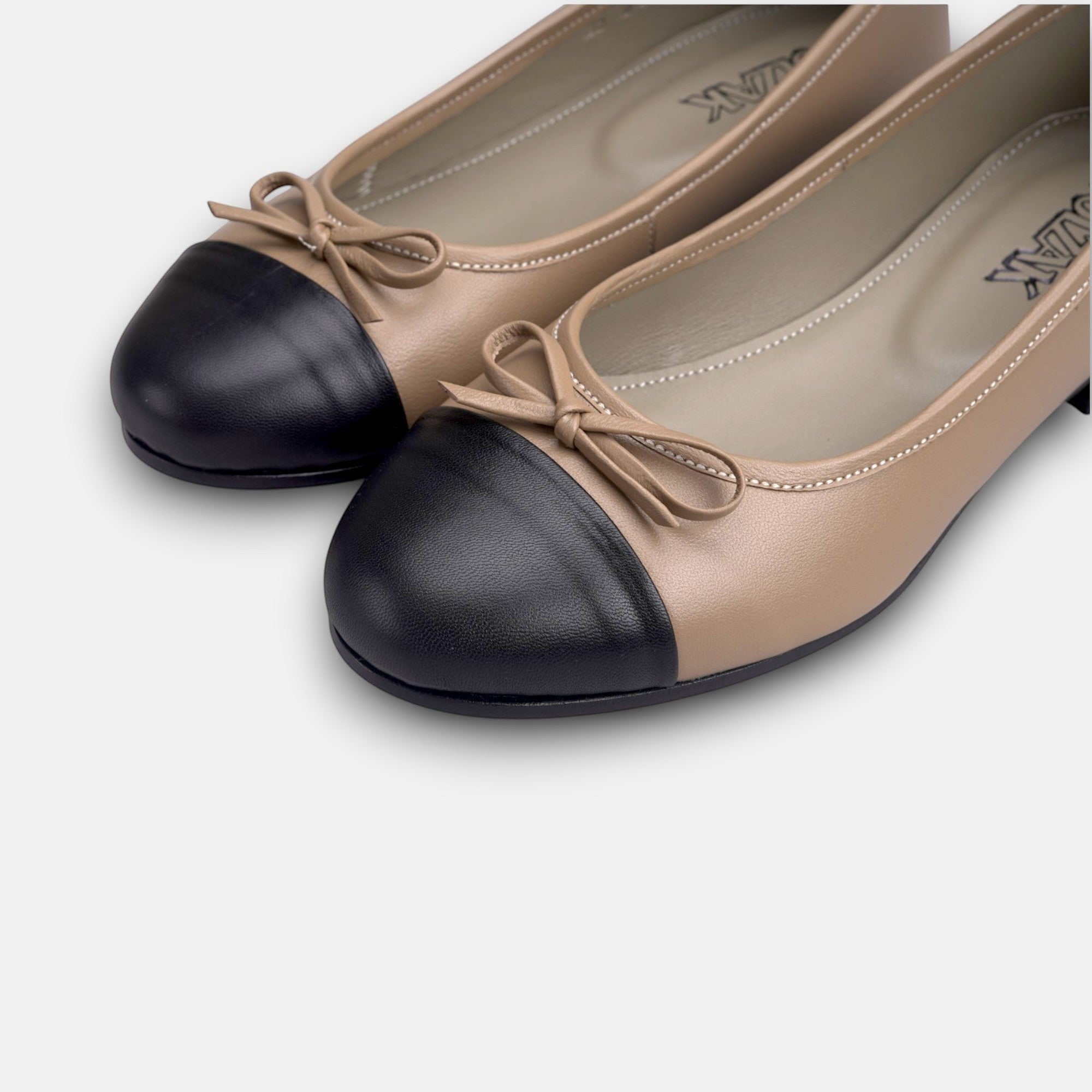 Volzak 078 Ballerine en cuir Beige