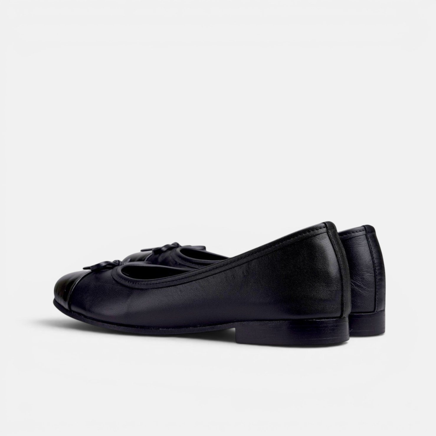 Volzak 078 Ballerine en cuir Noir